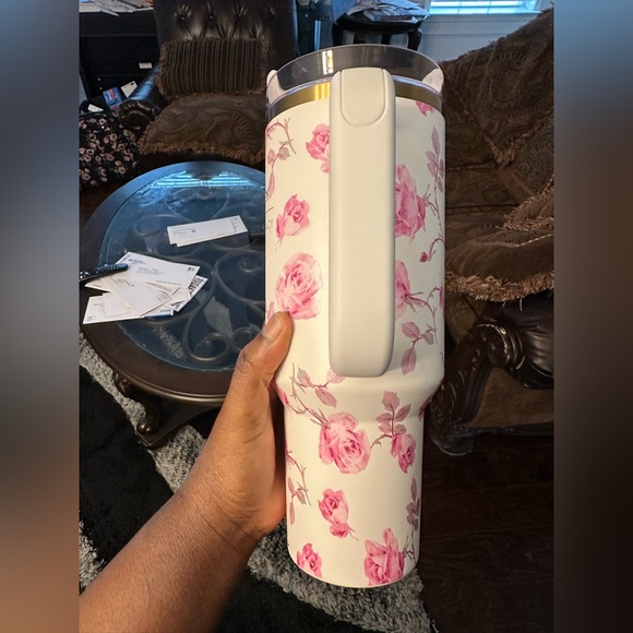 Love Shack Fancy x Stanley Ribbon Rosa 40oz Quencher - Picture 14 of 16